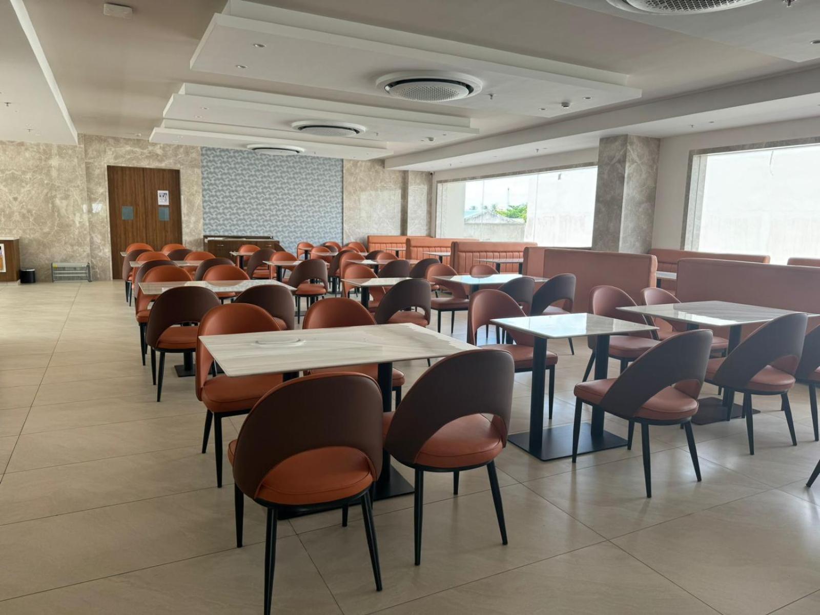 Royal Embassy Hotel Erode Bagian luar foto