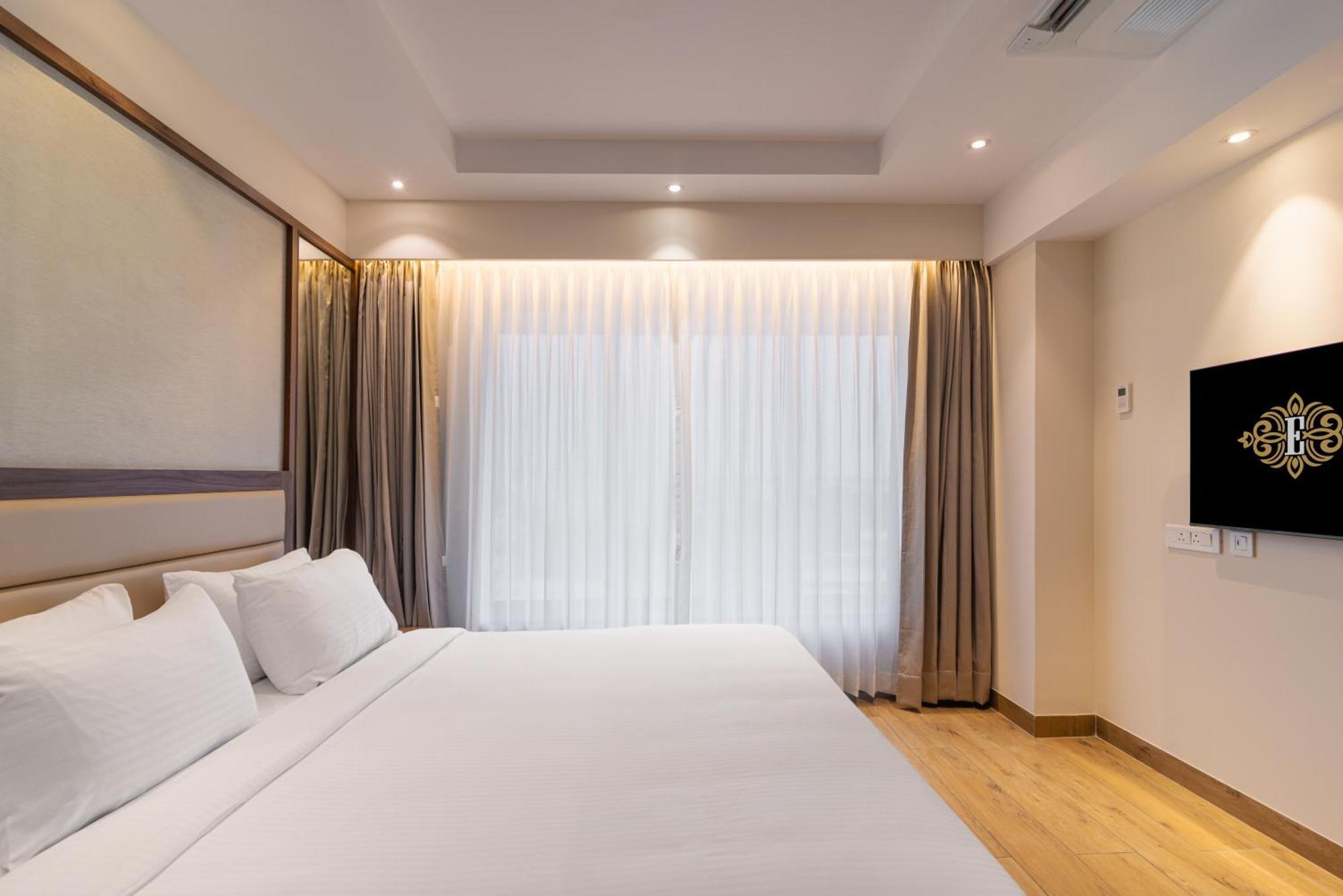 Royal Embassy Hotel Erode Bagian luar foto