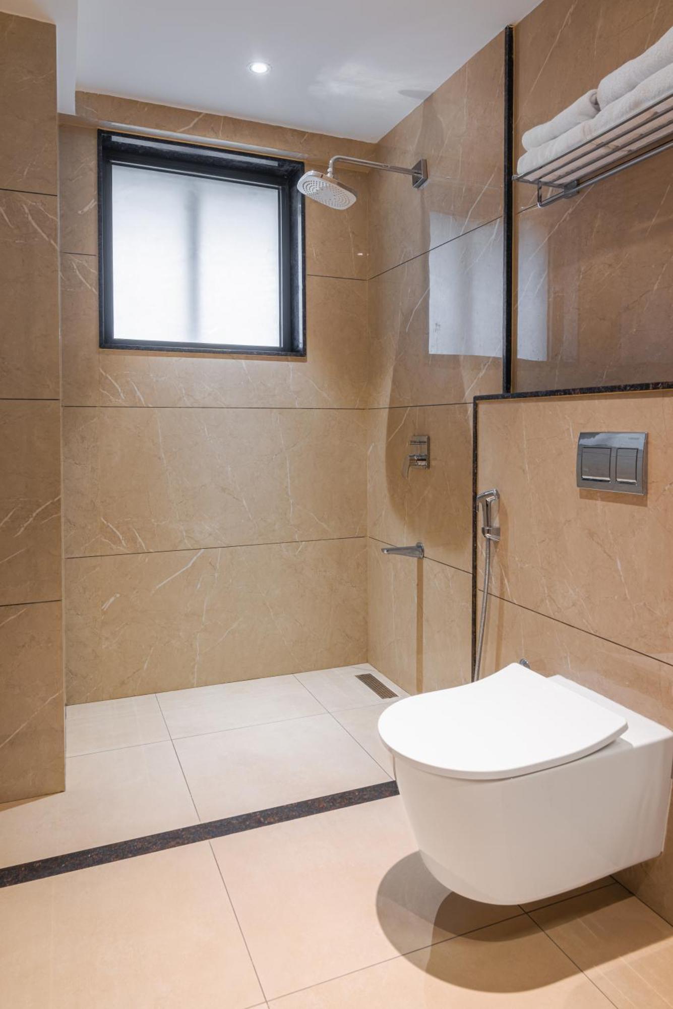 Royal Embassy Hotel Erode Bagian luar foto