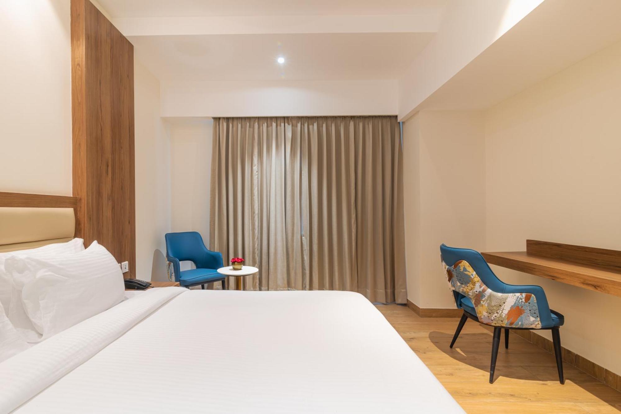 Royal Embassy Hotel Erode Bagian luar foto